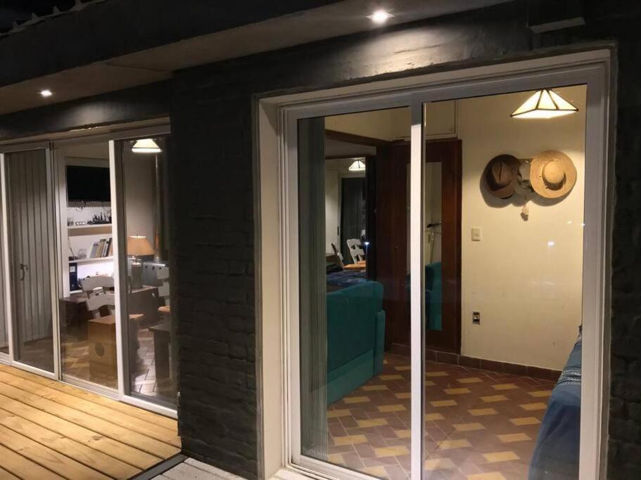 Вилла Casa Centrica Frente Al Rio Колония-дель-Сакраменто Экстерьер фото